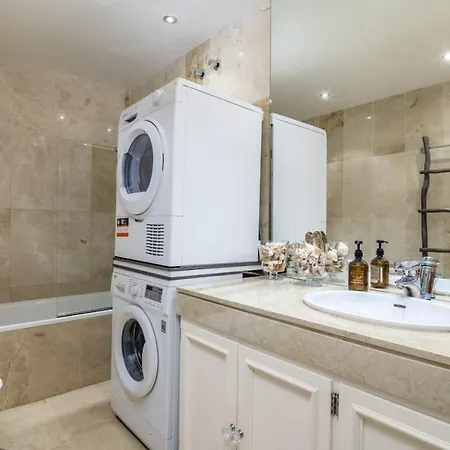 Sunny And Charming Townhouse In Aloha Pueblo Close To Aloha Golf Club Hébergement de vacances Marbellac