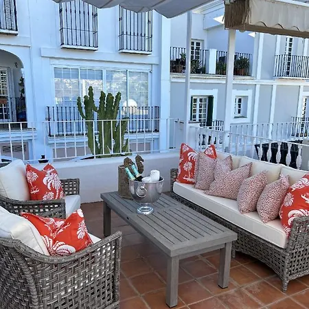 Sunny And Charming Townhouse In Aloha Pueblo Close To Aloha Golf Club Hébergement de vacances